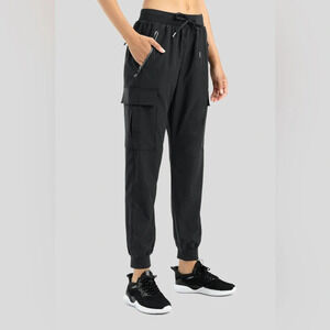 Stelle Women’s Tapered Hiking Cargo Jogger Pants in Black Size M